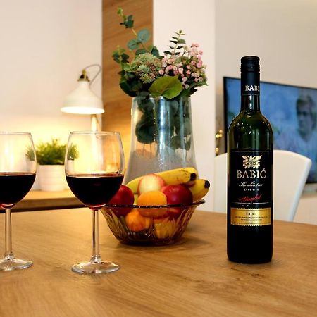 Apartments Tona Zaboric Εξωτερικό φωτογραφία