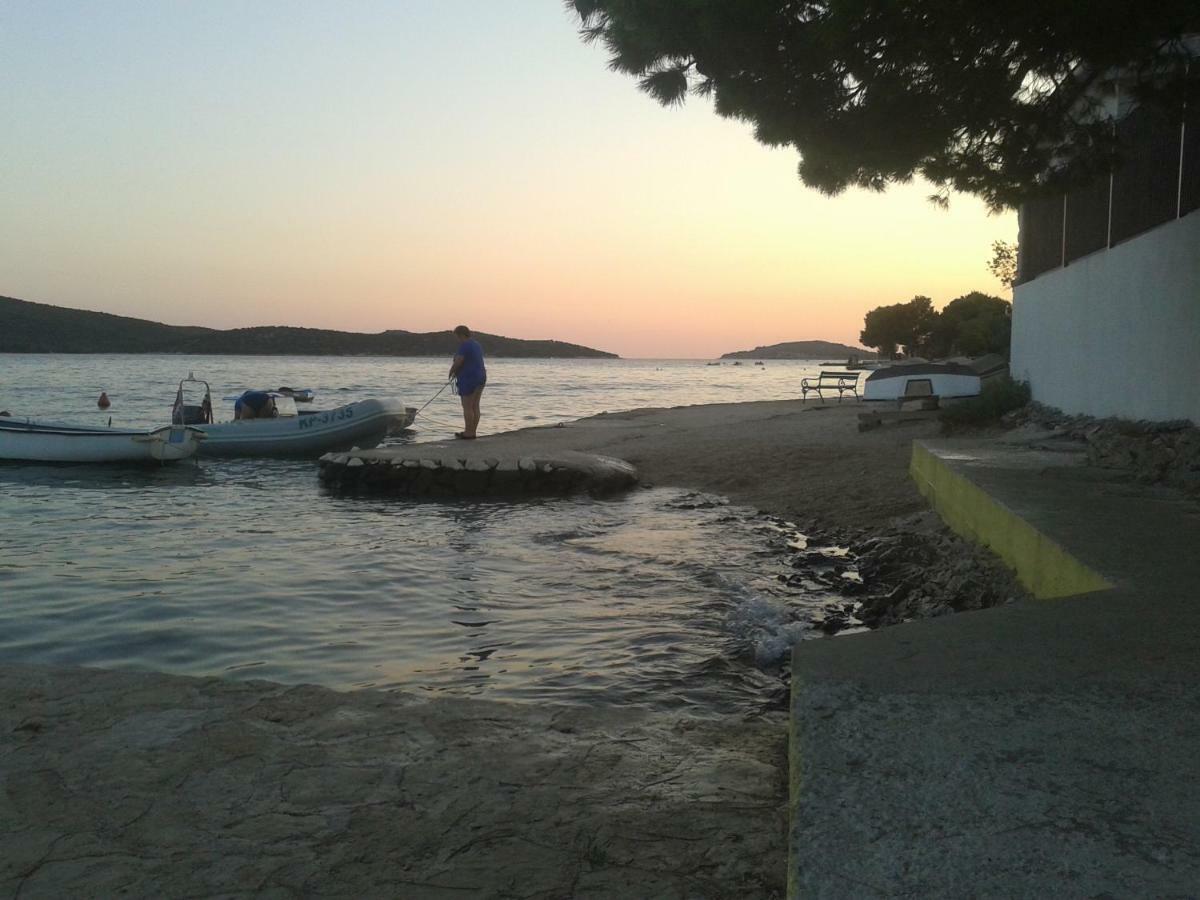 Apartments Tona Zaboric Εξωτερικό φωτογραφία
