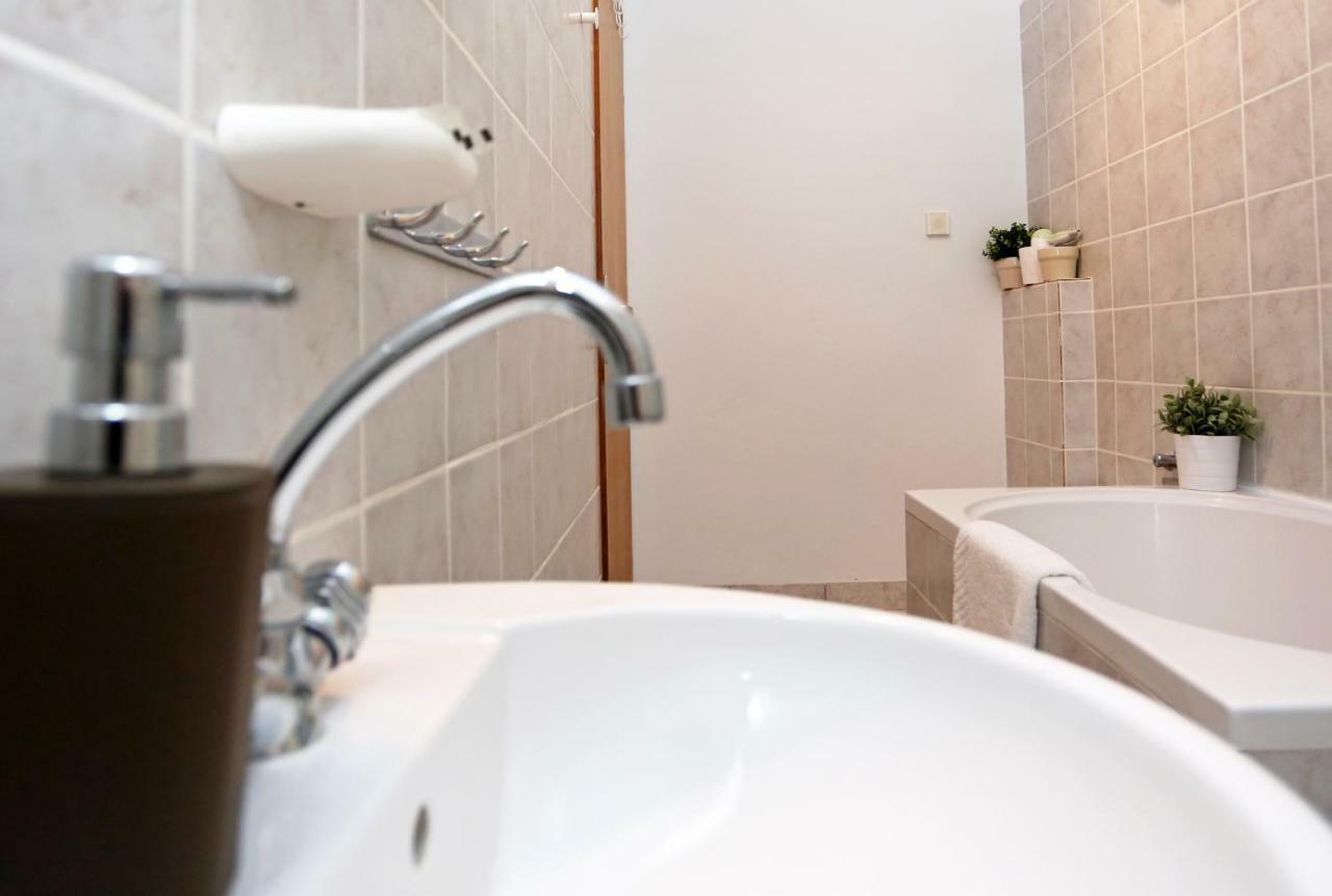 Apartments Tona Zaboric Εξωτερικό φωτογραφία