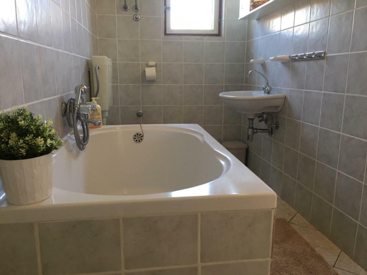 Apartments Tona Zaboric Εξωτερικό φωτογραφία